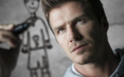 AOA电竞热评-他让曼城登上欧洲之巅